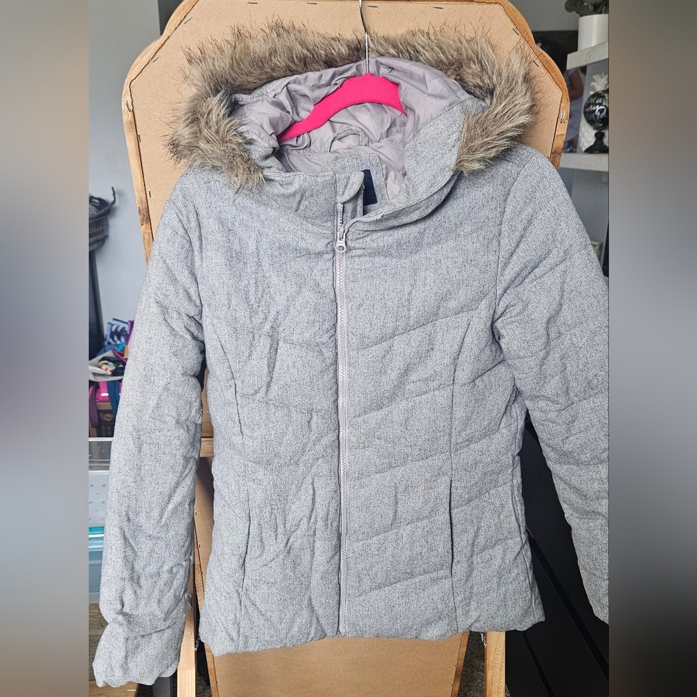 Gap winter jacket with faux fur collar